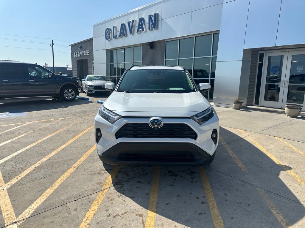 Used 2022 Toyota RAV4 XLE Premium AWD/4WD image 2