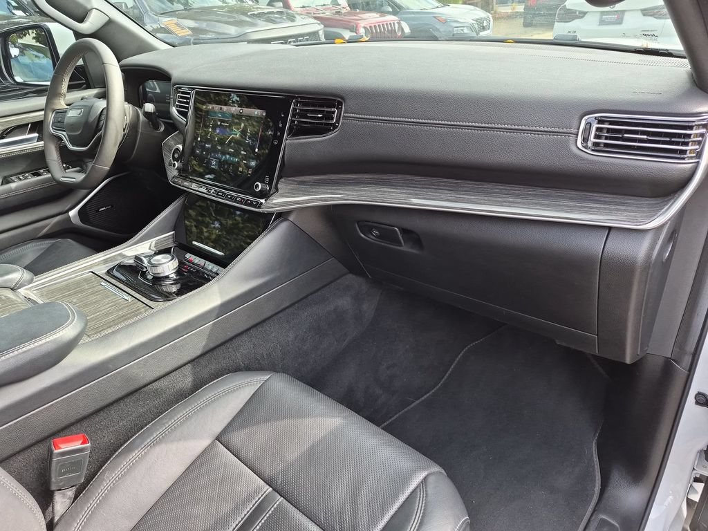 Used 2022 Jeep Wagoneer Series II AWD/4WD image 17