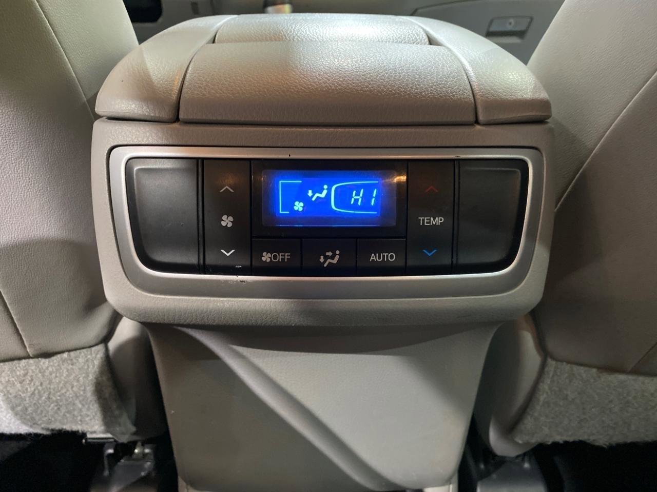 Used 2017 Toyota Highlander XLE image 28