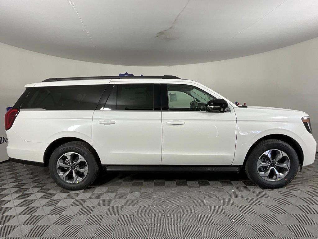 New 2027 Ford Expedition Max Active RWD image 2