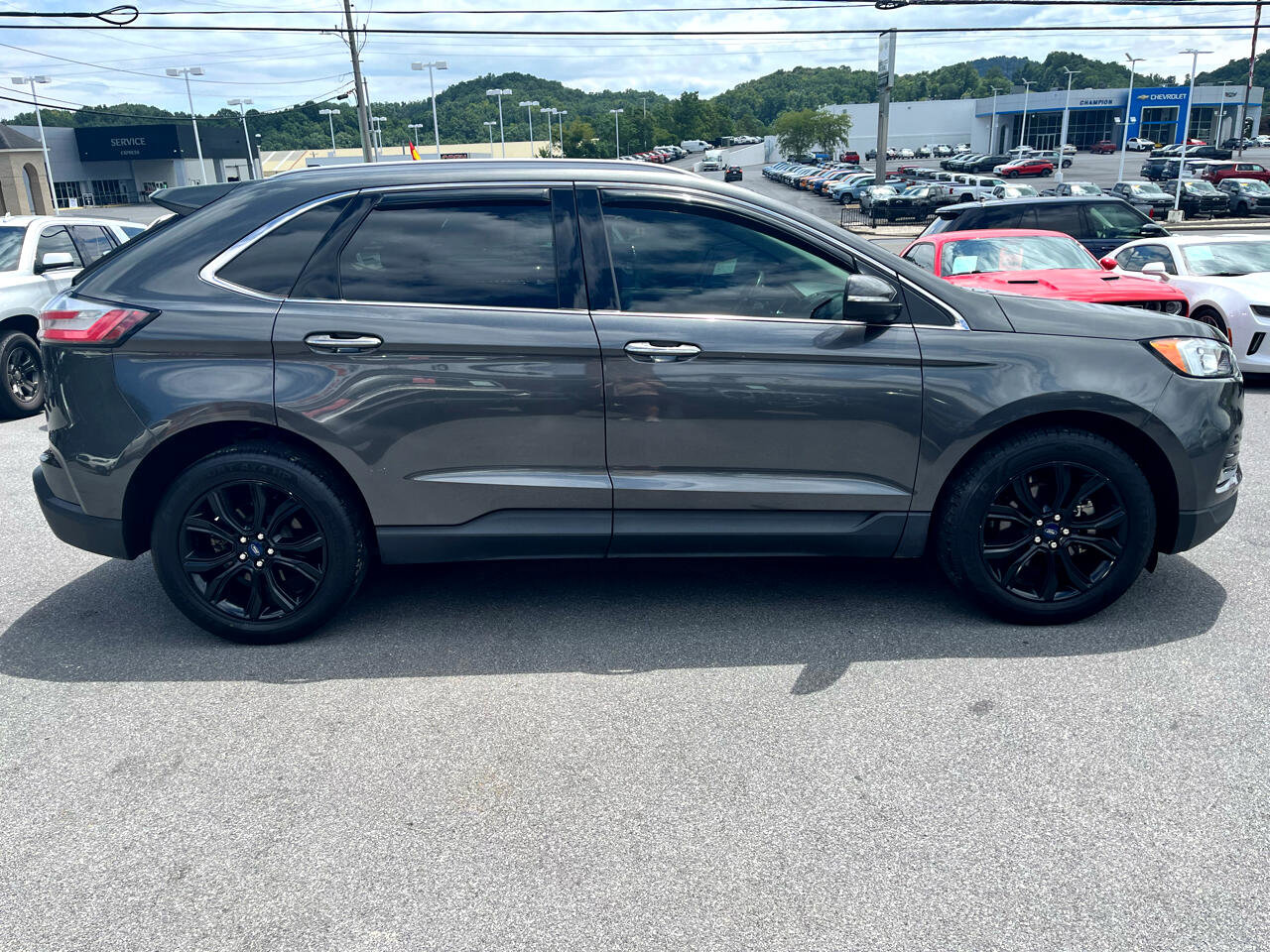 Used 2020 Ford Edge Titanium image 4