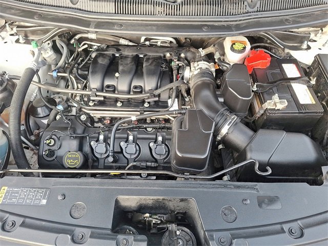 Used 2018 Ford Explorer XLT w/ Equipment Group 202A image 29