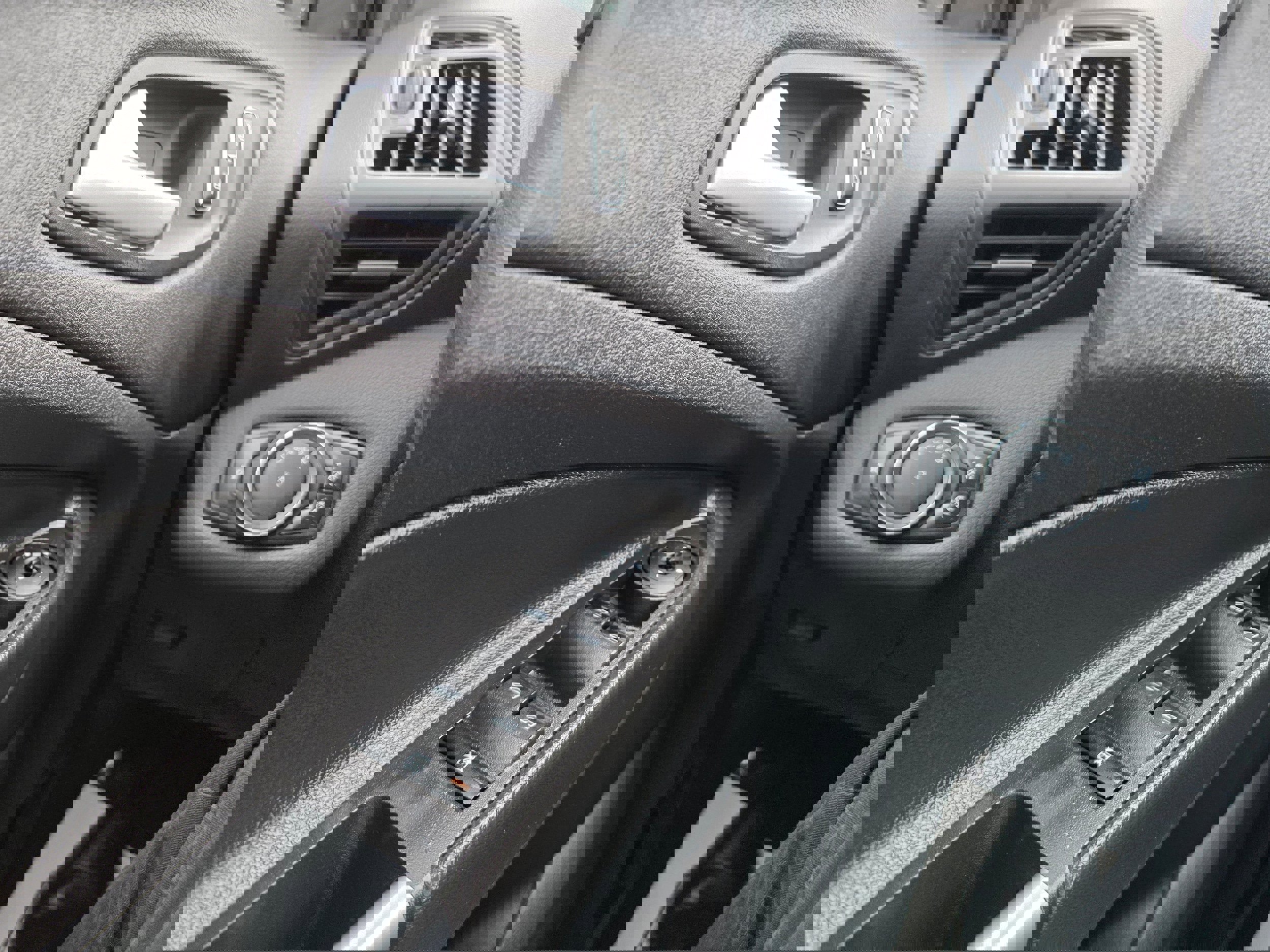 Used 2013 Ford Escape SE image 18