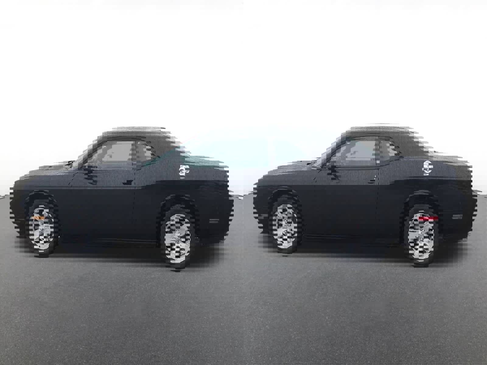 Used 2014 Dodge Challenger SXT image 3