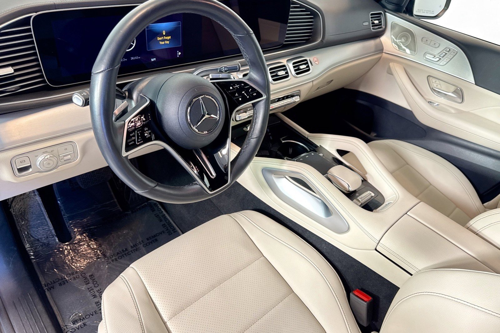 Used 2025 Mercedes-Benz GLS 450 4MATIC image 9