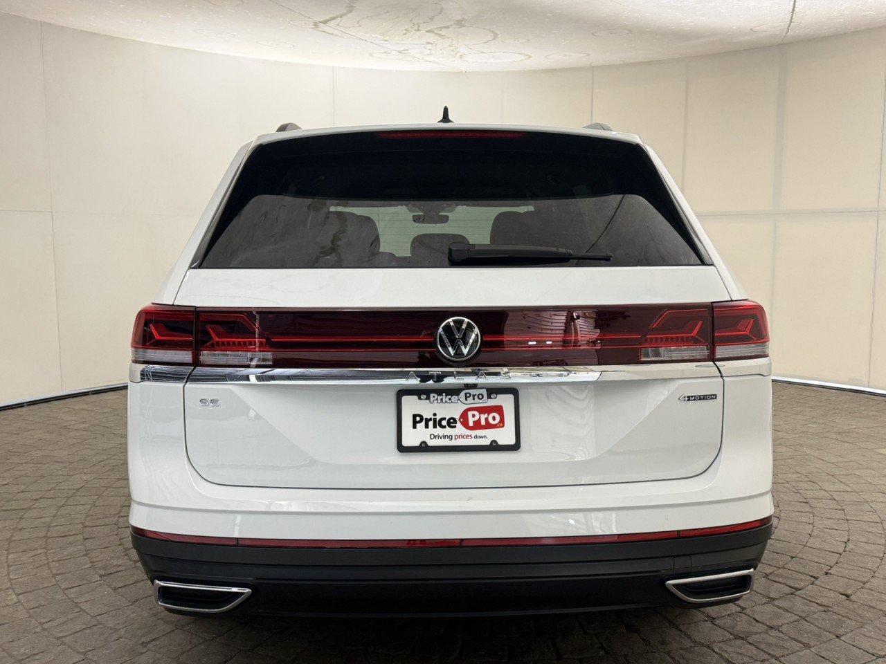 Used 2025 Volkswagen Atlas SE image 6
