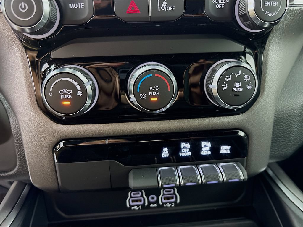 New 2026 RAM 1500 Express AWD/4WD image 16
