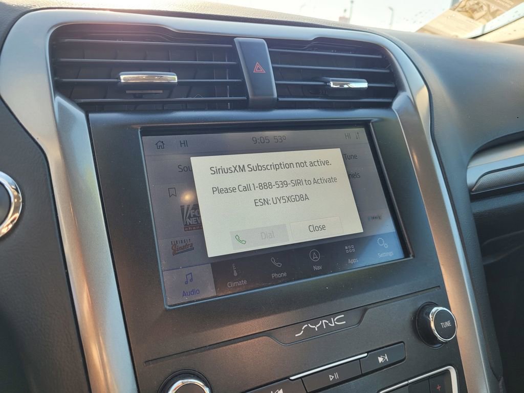 Used 2020 Ford Fusion SE image 13