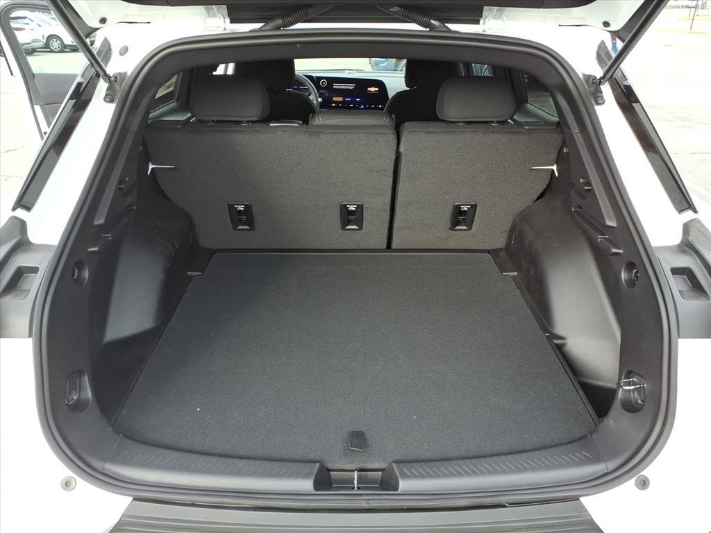 New 2026 Chevrolet Equinox EV LT w/ Comfort Package FWD image 11