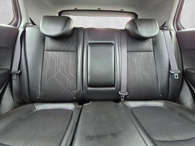Used 2017 Chevrolet Trax LT w/ LT Convenience Package FWD image 5