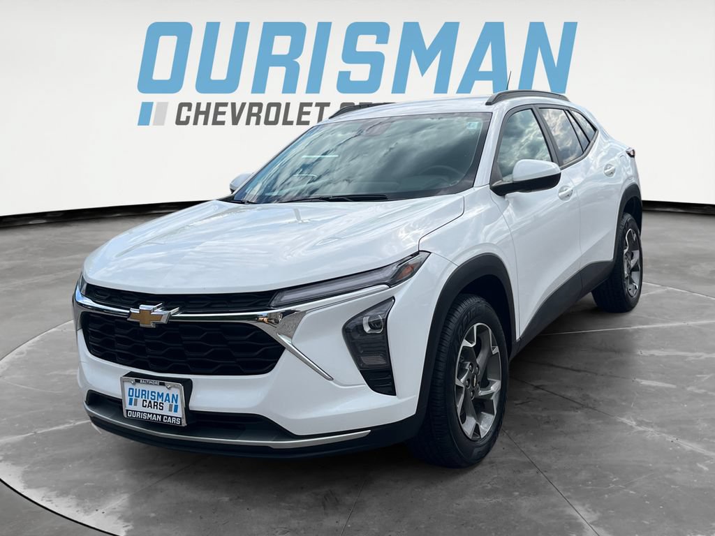 Used 2024 Chevrolet Trax LT w/ LT Convenience Package FWD image 2