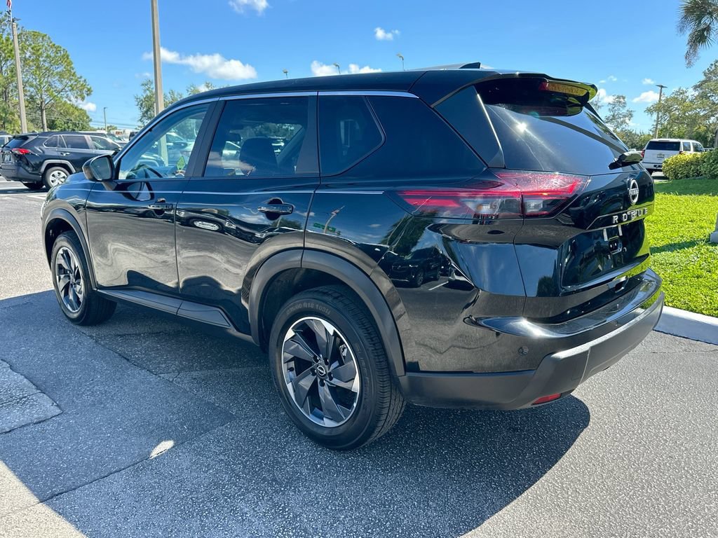 Used 2025 Nissan Rogue SV FWD image 7