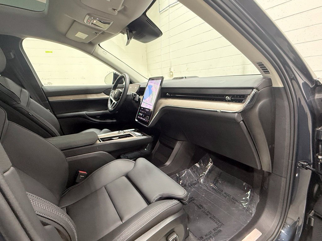 Used 2025 Volvo EX90 Ultra AWD/4WD image 41