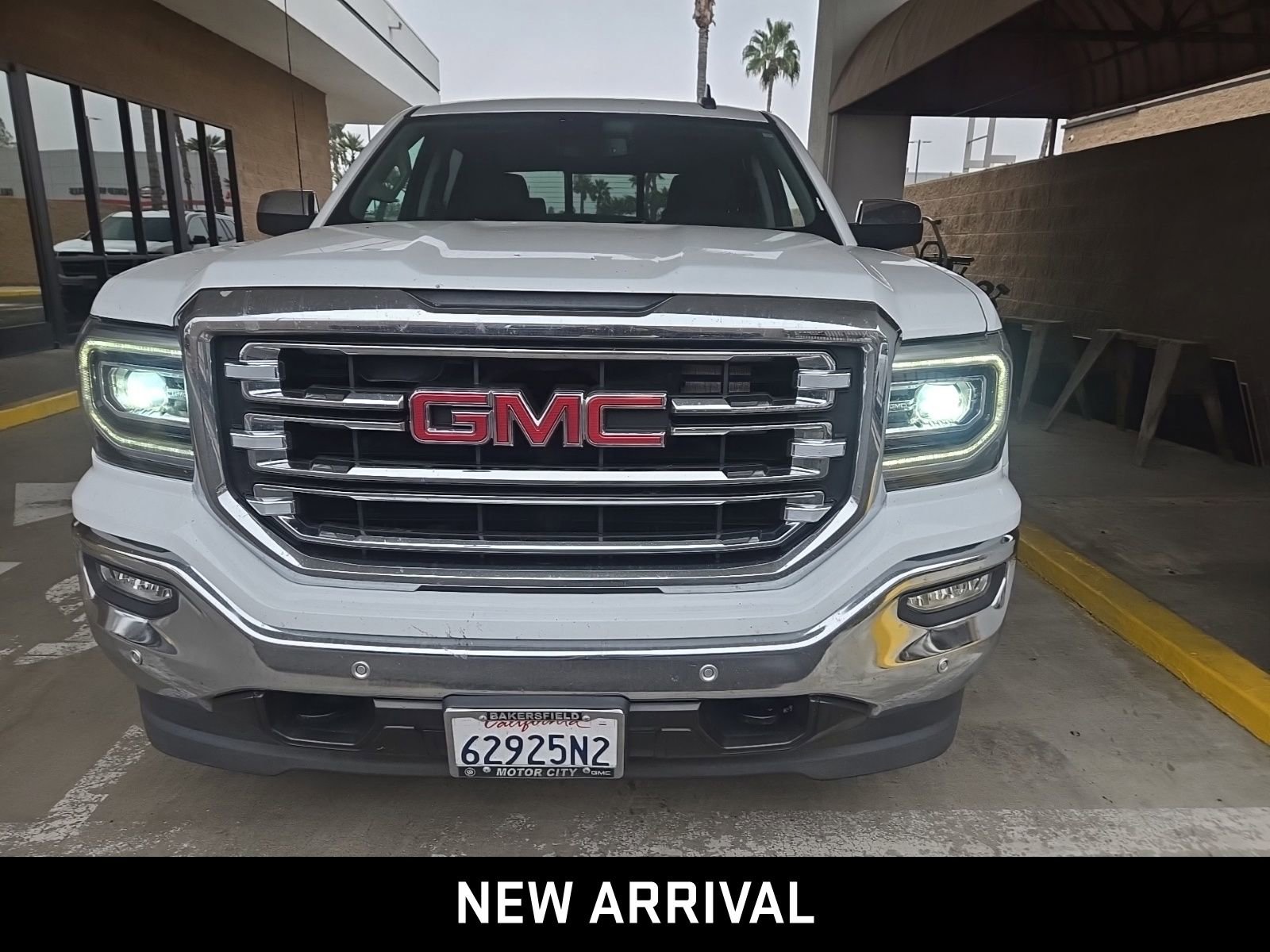 Used 2018 GMC Sierra 1500 SLT image 2