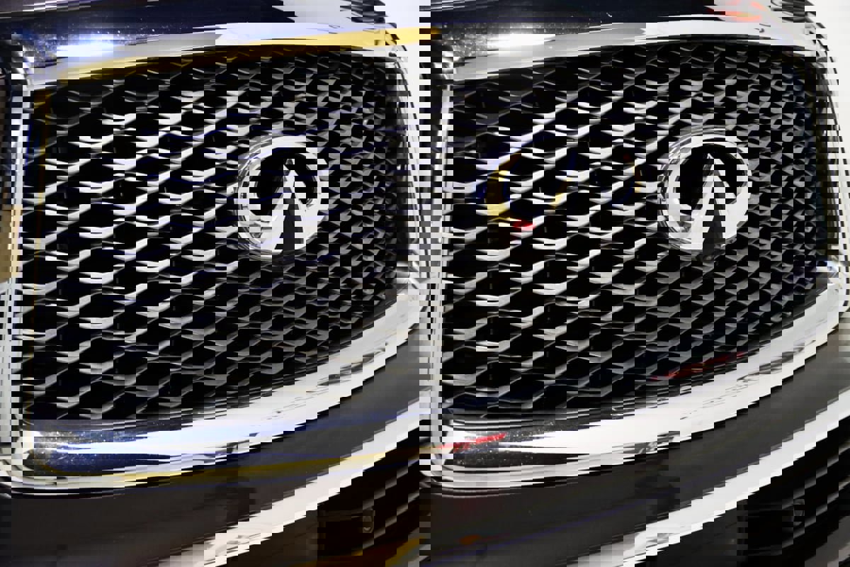 Used 2024 INFINITI QX80 Luxe image 29