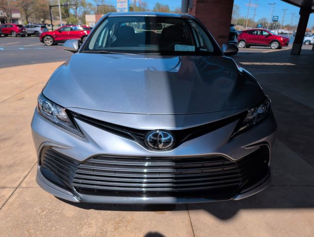 Used 2024 Toyota Camry LE w/ Convenience Package image 10