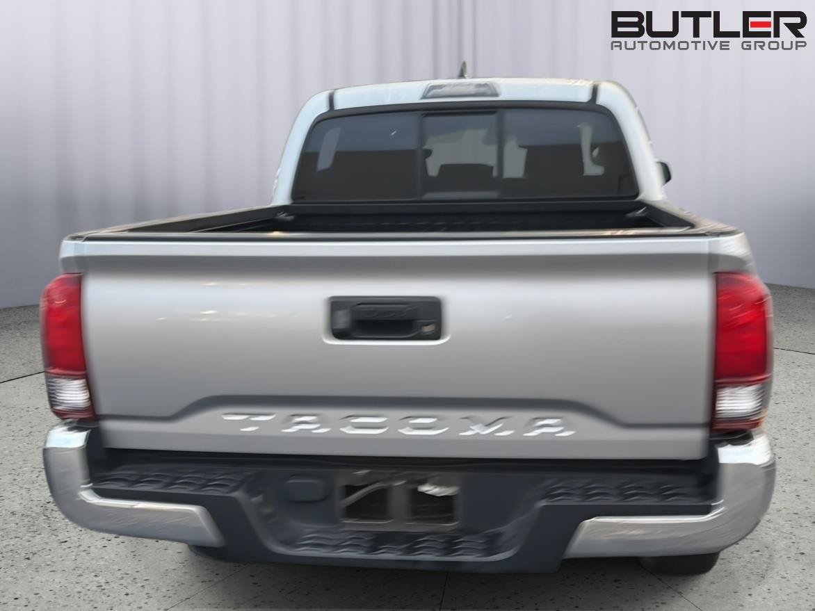 Used 2023 Toyota Tacoma SR5 RWD image 9