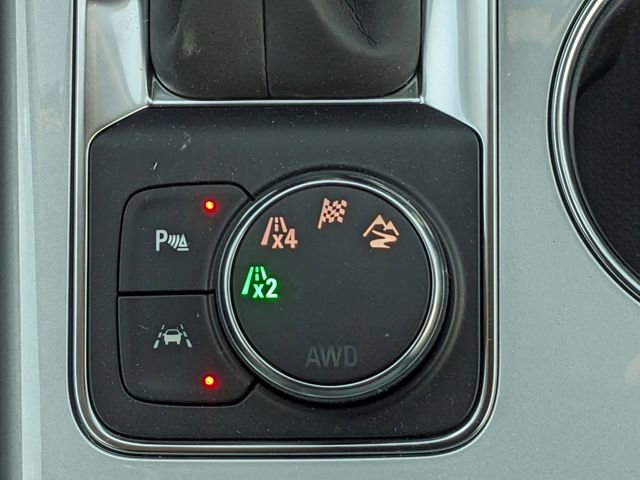 New 2025 Chevrolet Blazer LT w/ Midnight/Sport Edition image 16