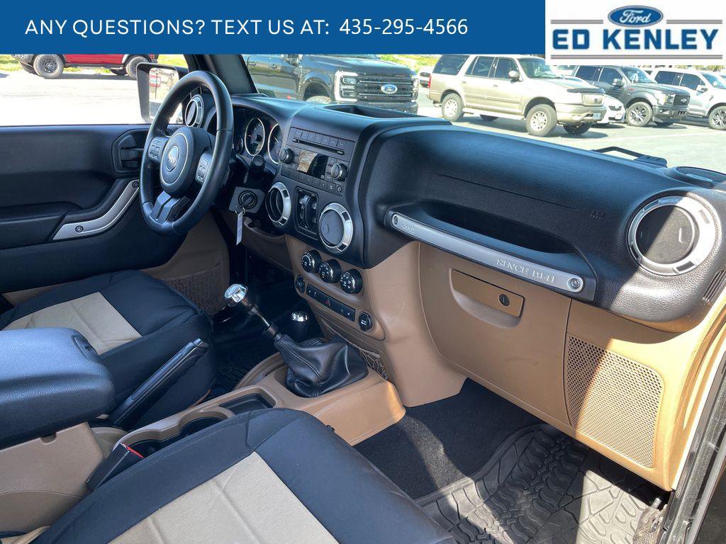 Used 2015 Jeep Wrangler Unlimited Sahara w/ Dual Top Group image 23