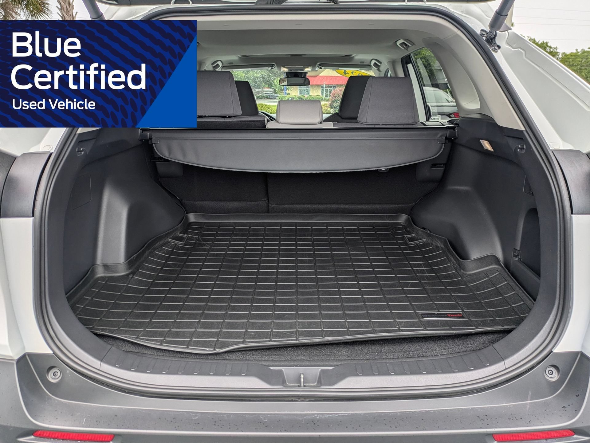 Used 2024 Toyota RAV4 XLE w/ Convenience Package FWD image 16