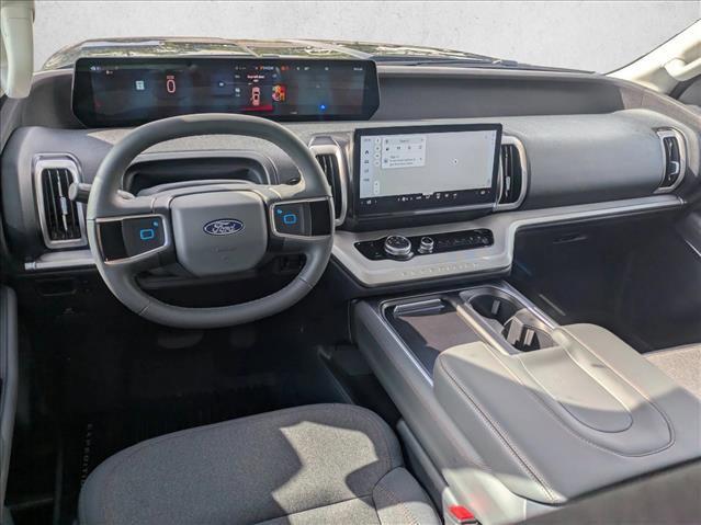 New 2025 Ford Expedition Active image 14