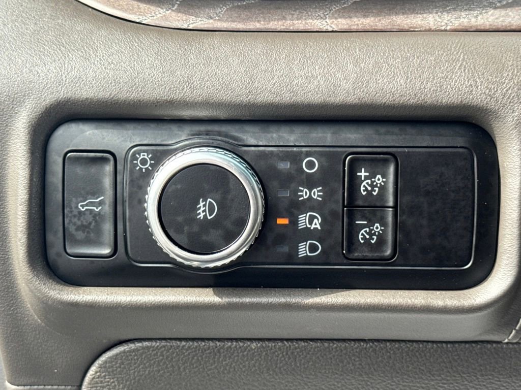 Used 2023 Ford Explorer Platinum w/ Technology Package image 36