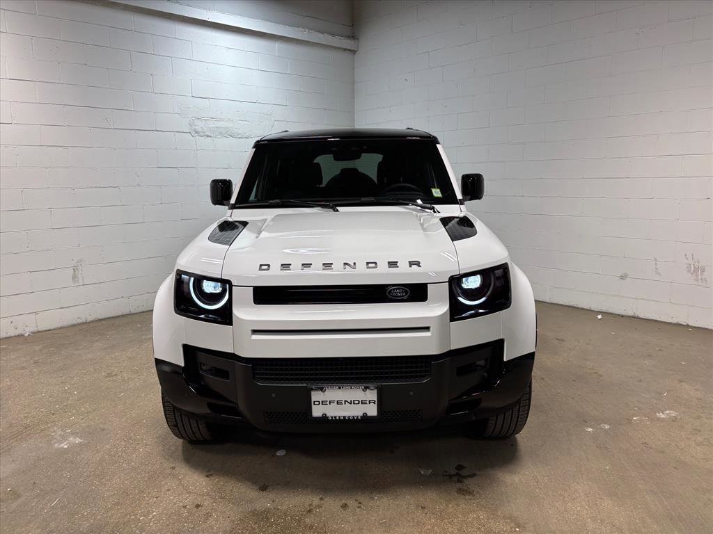 Used 2026 Land Rover Defender 110 X-Dynamic SE image 3