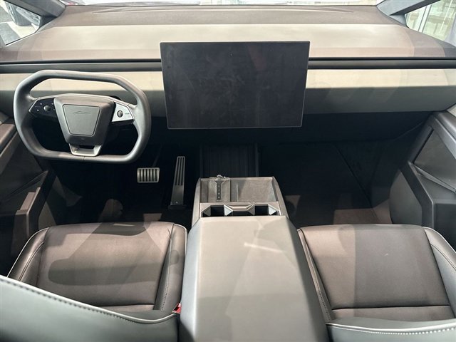 Used 2024 Tesla Cybertruck AWD Crew Cab image 10