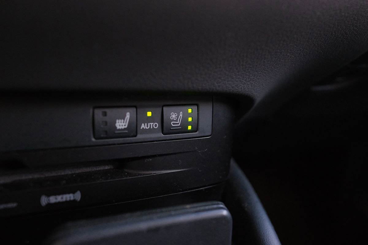 Used 2021 Lexus ES 300h w/ Premium Package FWD image 21