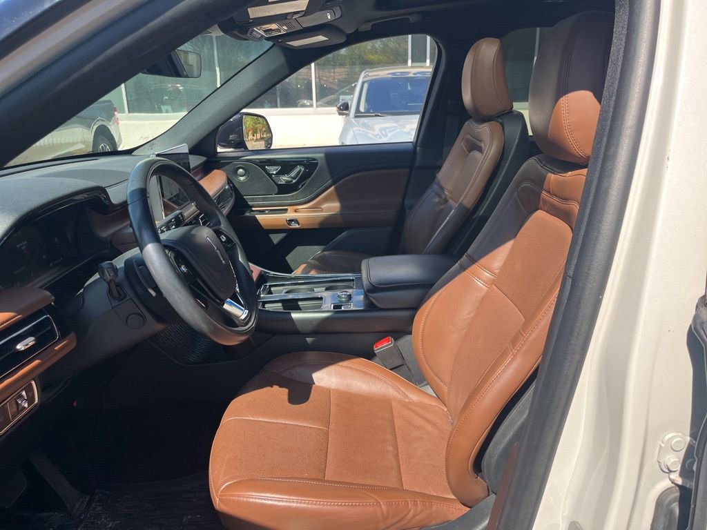 Used 2022 Lincoln Aviator Reserve w/ Equipment Group 201A image 10