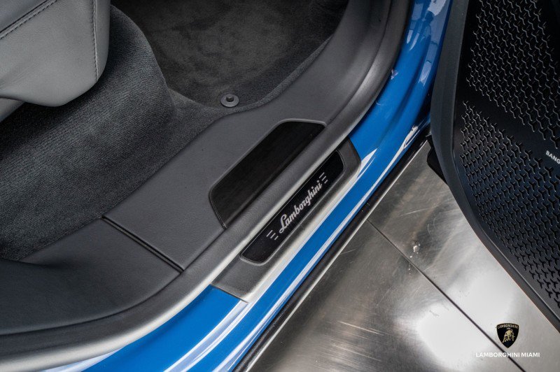 Used 2025 Lamborghini Urus SE image 79