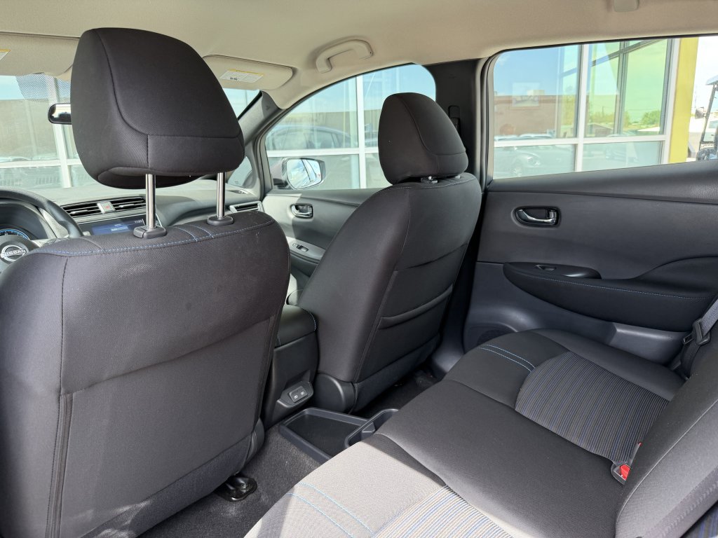 Used 2025 Nissan Leaf S FWD image 30