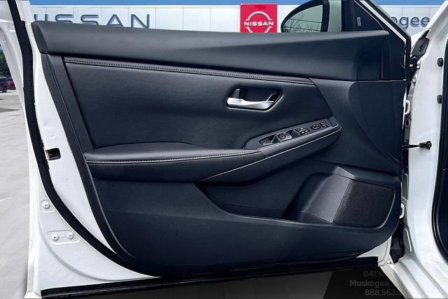 Used 2023 Nissan Sentra SV FWD image 17
