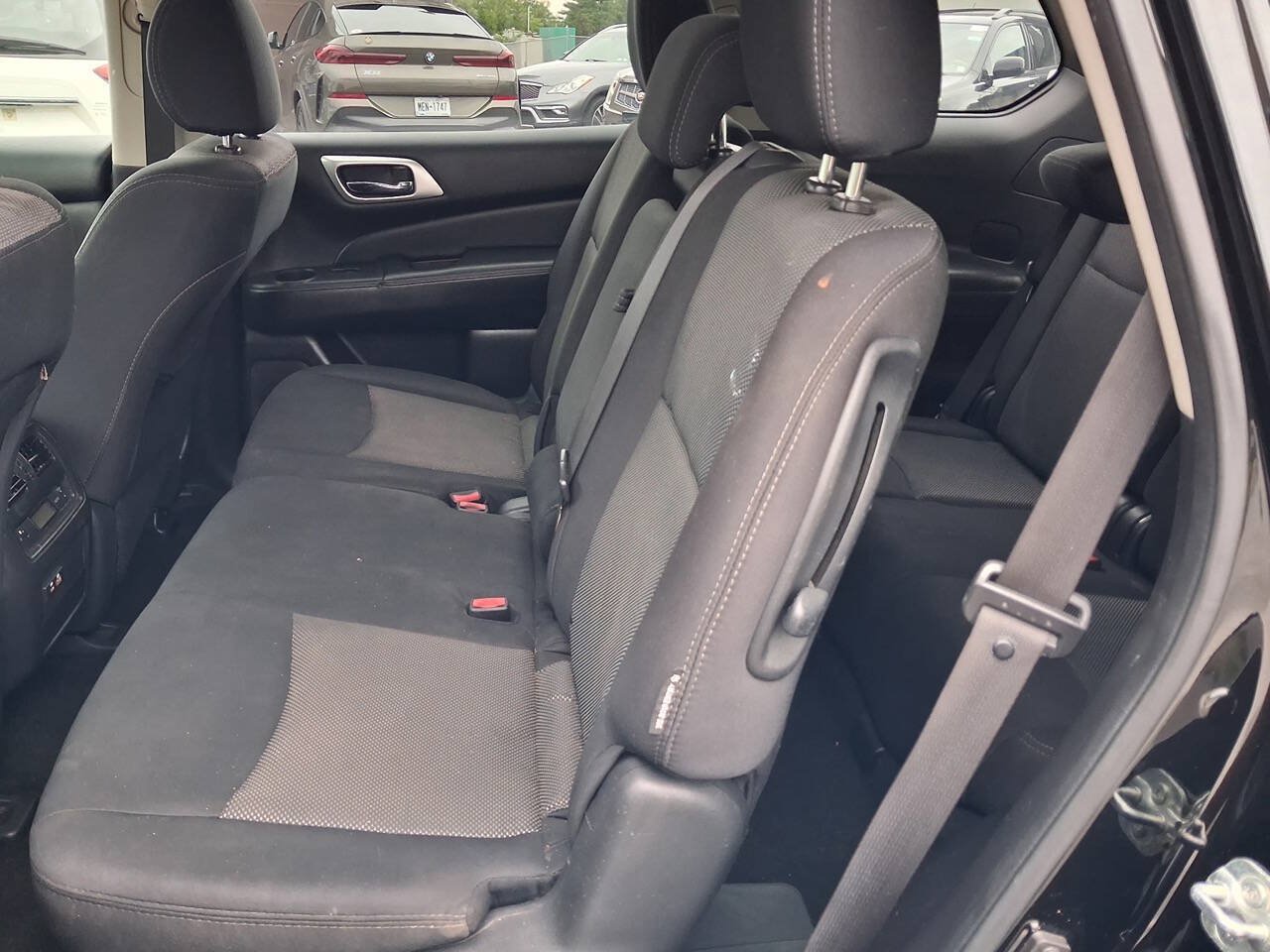 Used 2019 Nissan Pathfinder S AWD/4WD image 18