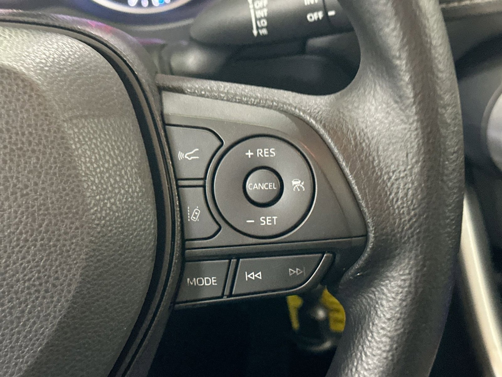 Used 2020 Toyota RAV4 LE image 20