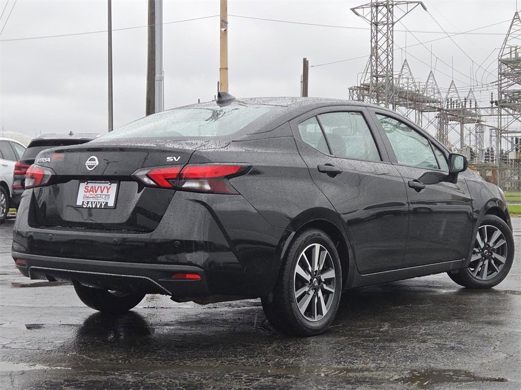 Used 2021 Nissan Versa SV image 11