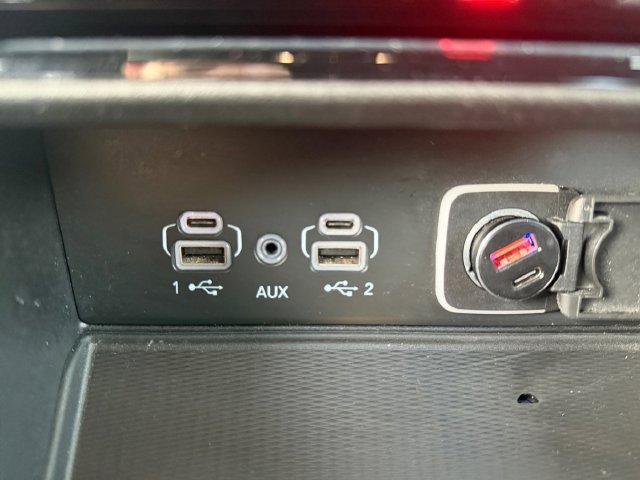 Used 2024 Jeep Grand Cherokee L Laredo w/ Luxury Tech Group I RWD image 6