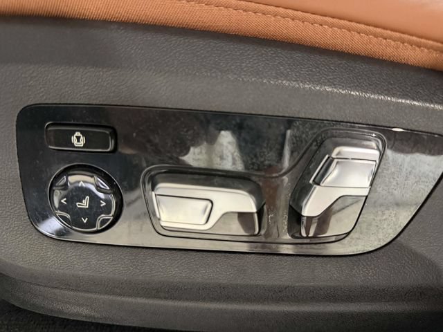Used 2024 BMW X7 xDrive40i w/ Executive Package AWD/4WD image 18