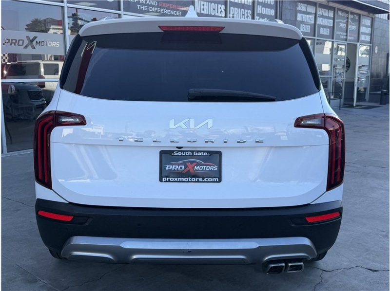 Used 2022 Kia Telluride EX w/ EX Premium Package FWD image 5