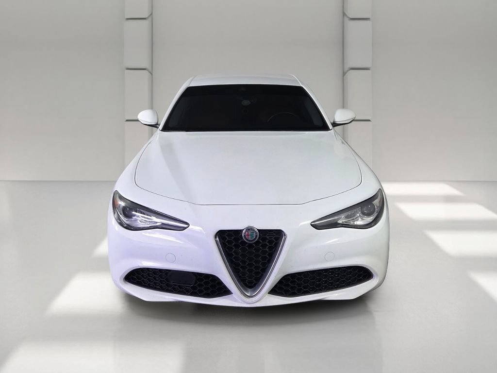 Used 2020 Alfa Romeo Giulia RWD image 3