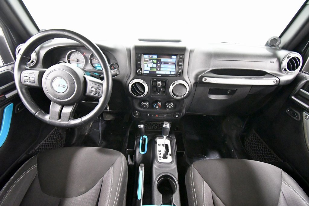 Used 2014 Jeep Wrangler Unlimited Sahara w/ Dual Top Group image 3