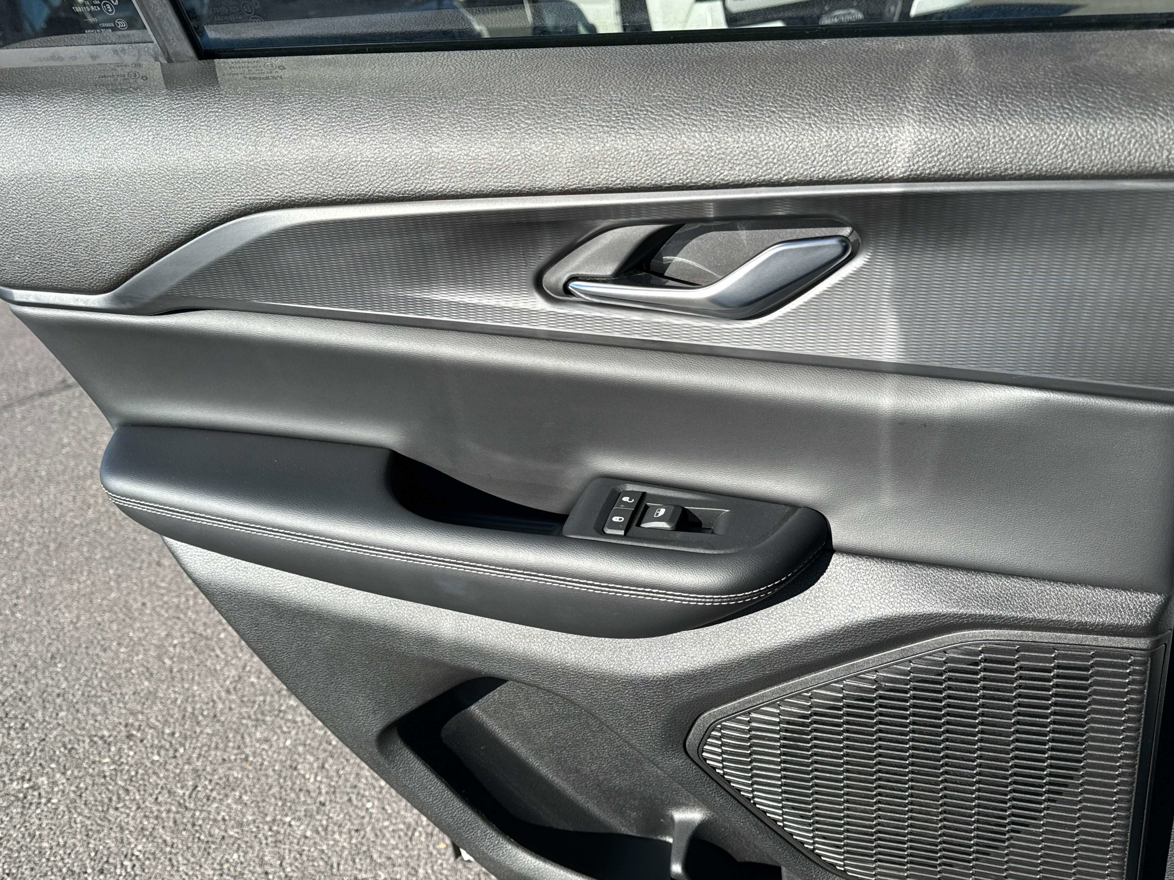 Used 2024 Jeep Grand Cherokee Altitude image 17