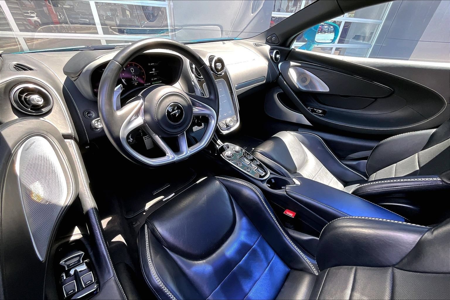 Used 2021 McLaren GT RWD image 14