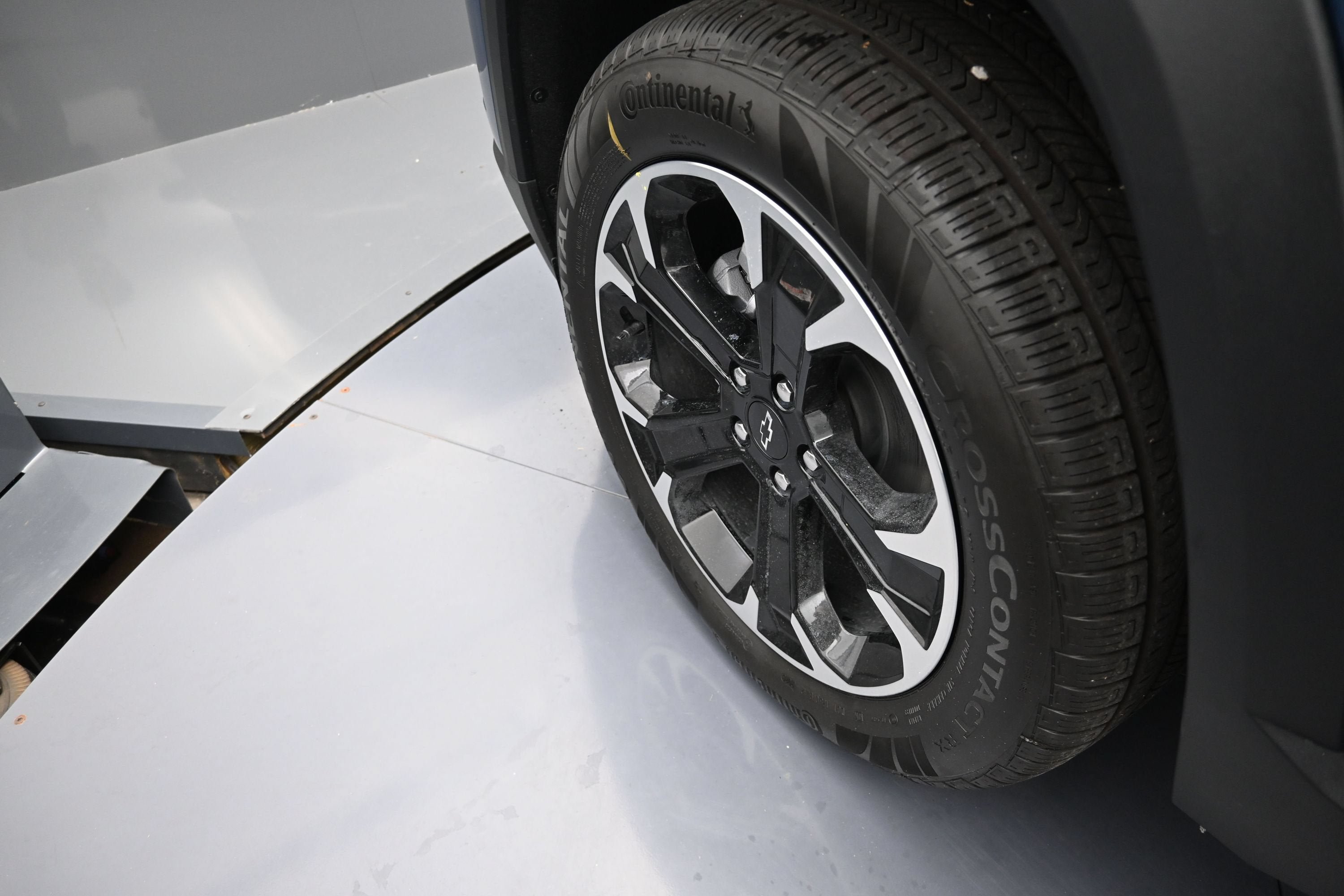 New 2027 Chevrolet Equinox LT w/ Convenience Package II FWD image 37