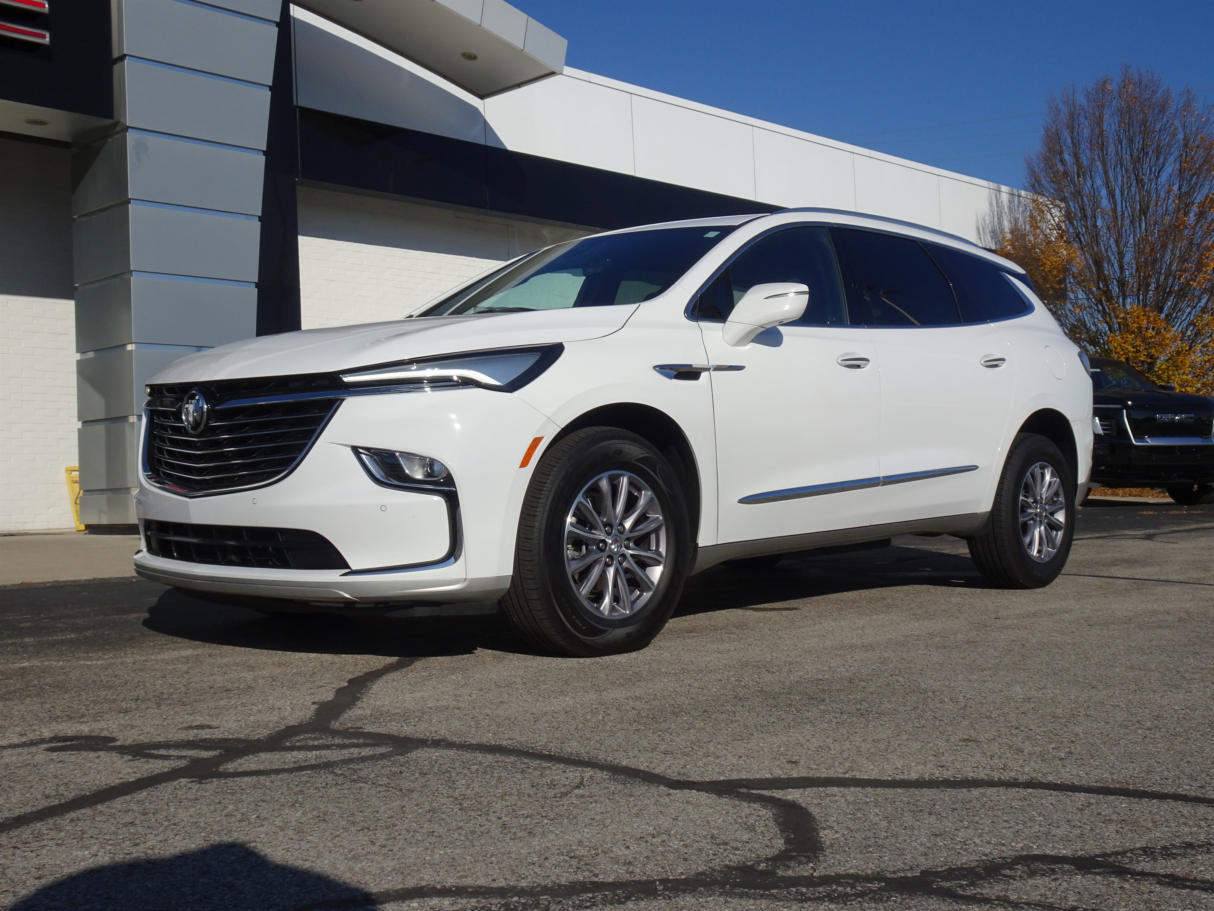 Used 2024 Buick Enclave Premium image 28