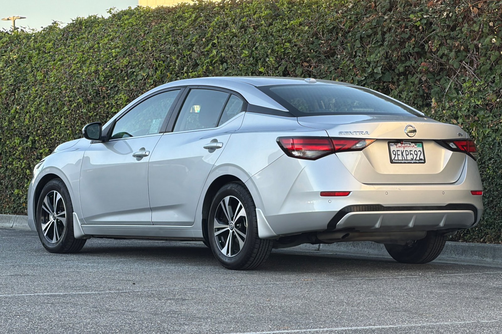 Used 2023 Nissan Sentra SV FWD image 6