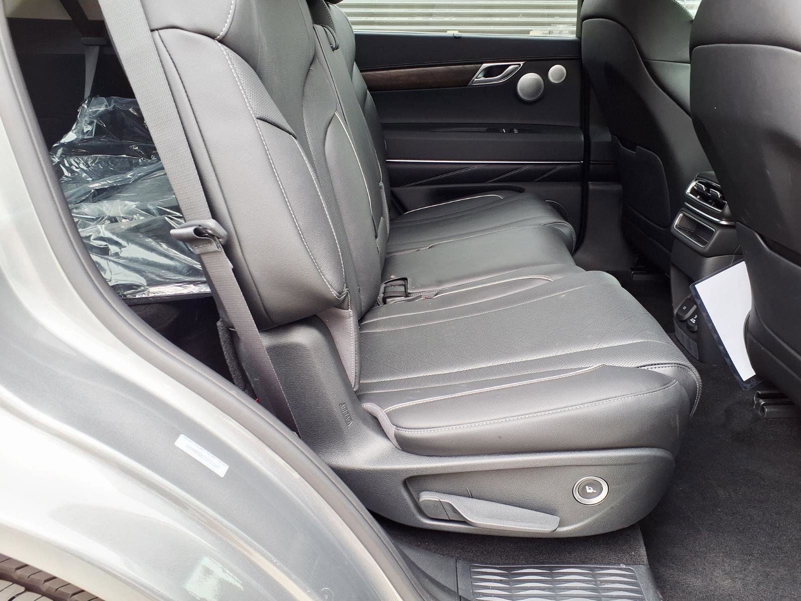 Certified 2026 Genesis GV80 2.5T Advanced AWD/4WD image 14