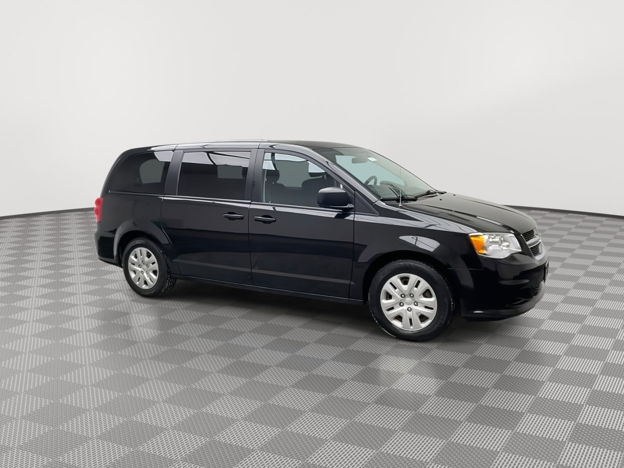 Used 2018 Dodge Grand Caravan SE image 30