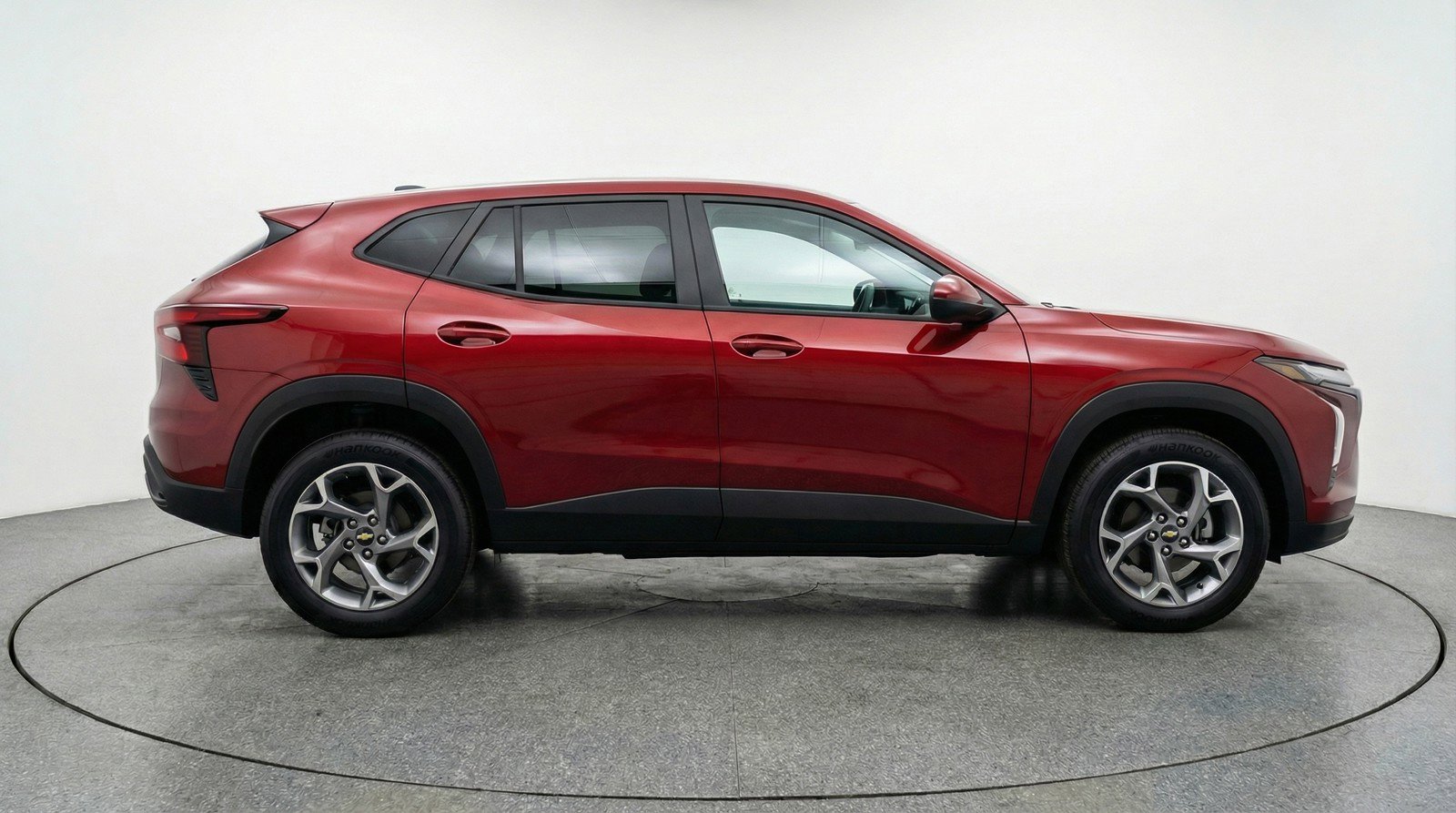 Used 2025 Chevrolet Trax LT FWD image 11