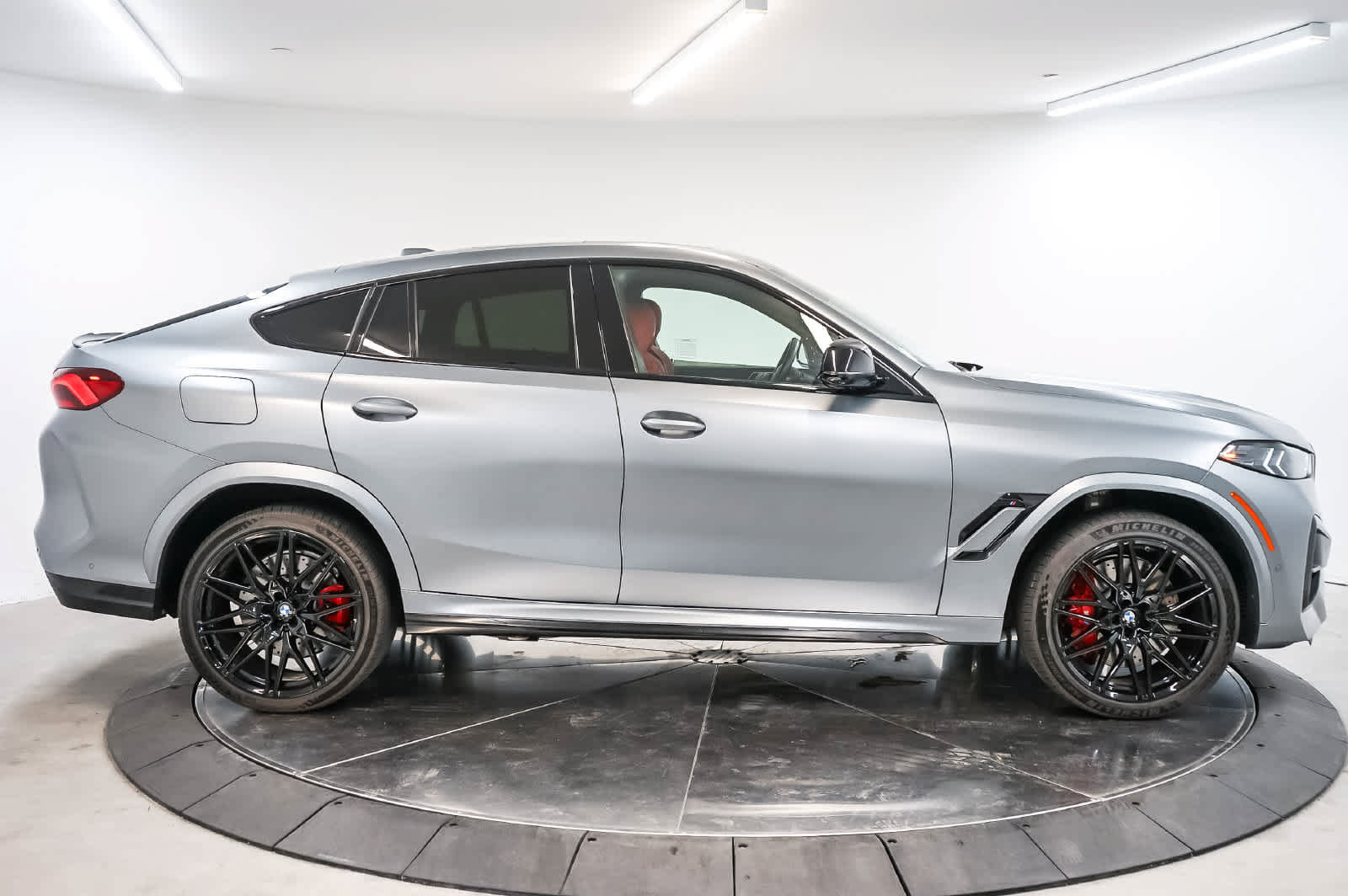 Used 2025 BMW X6 M Competition w/ Executive Package AWD/4WD image 8